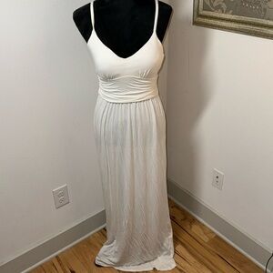 Victoria’s Secret white maxi dress V neck cleavage spaghetti straps Sz S